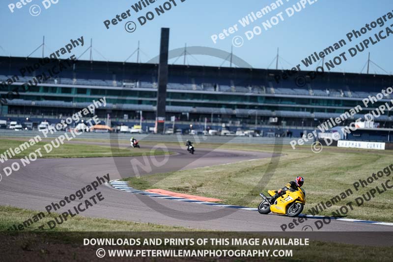 Rockingham no limits trackday;enduro digital images;event digital images;eventdigitalimages;no limits trackdays;peter wileman photography;racing digital images;rockingham raceway northamptonshire;rockingham trackday photographs;trackday digital images;trackday photos